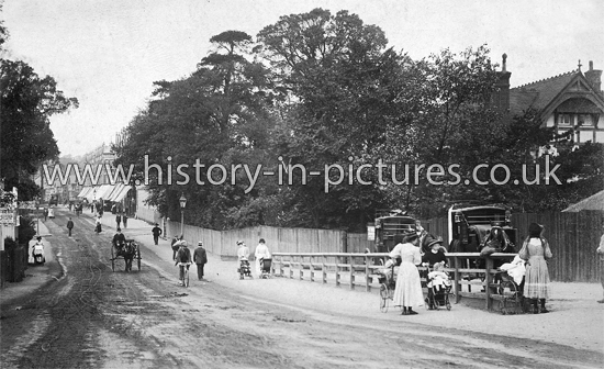 Aldermans Hill, Palmers Green, London, c.1907.